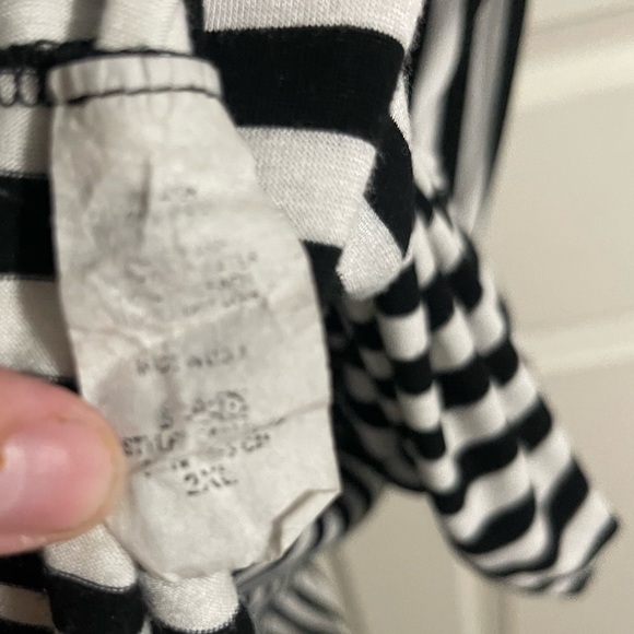 Love In Black & White Vertical Strips Maxi with pockets - Picture 5 of 5